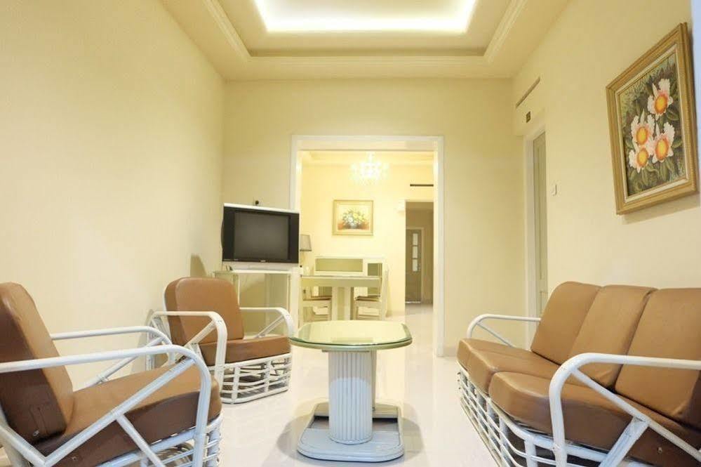 Hotel Indah Palace Таванґманґу Екстер'єр фото