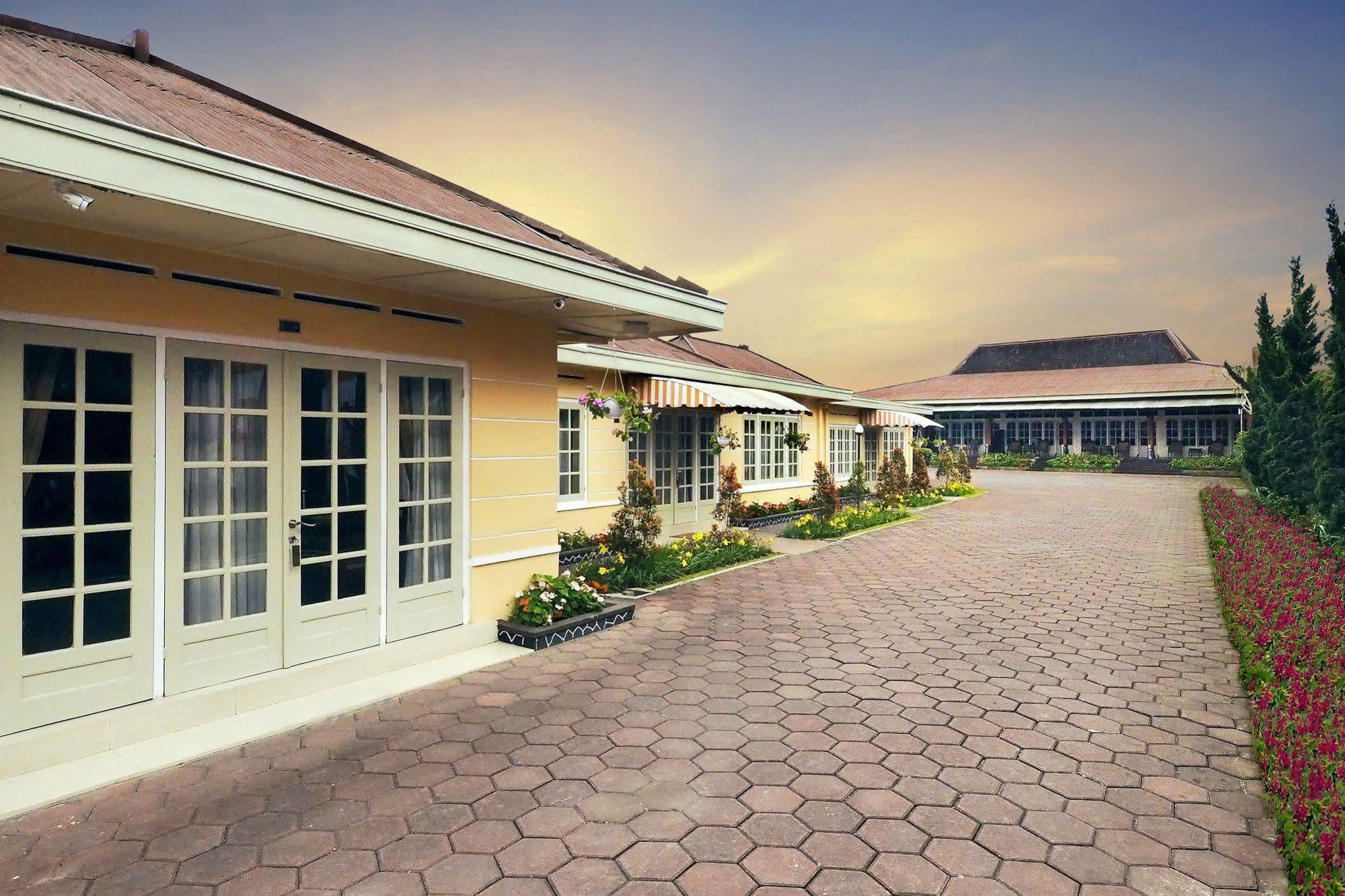 Hotel Indah Palace Таванґманґу Екстер'єр фото